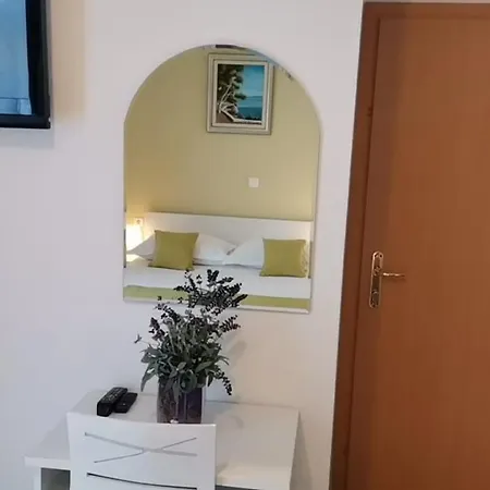 شقة Pavlinovic