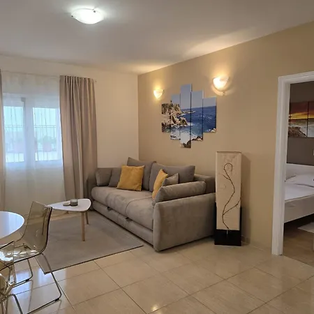 Pavlinovic * 마카르스카