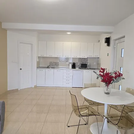 Pavlinovic * 마카르스카