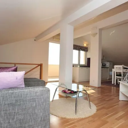 Pavlinovic Apartman *