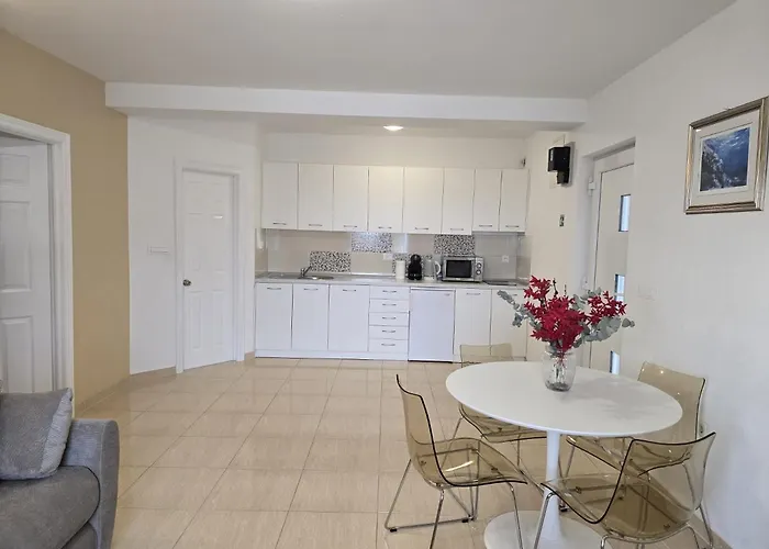 Pavlinovic * Makarska