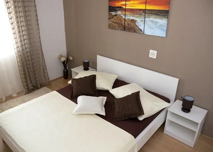 Pavlinovic * Makarska