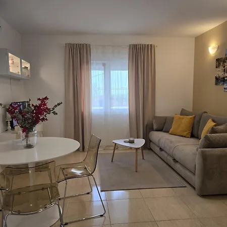 Pavlinovic Apartment Makarska