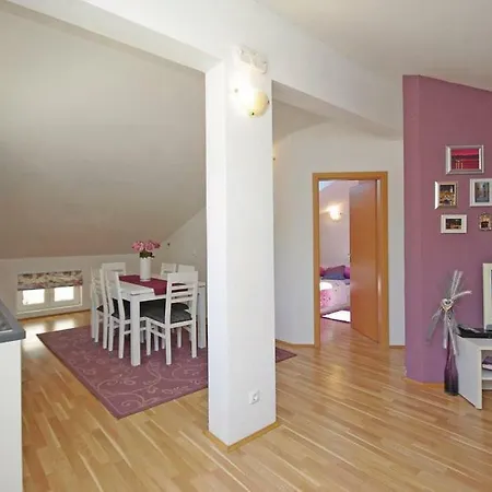 Pavlinovic Apartment *