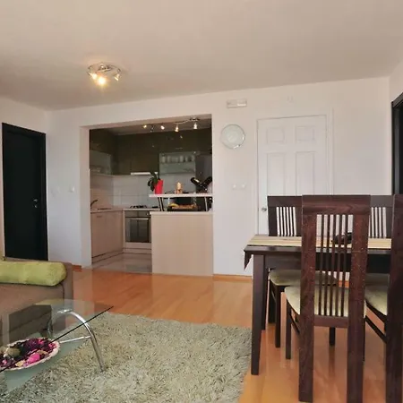 Pavlinovic Apartment *