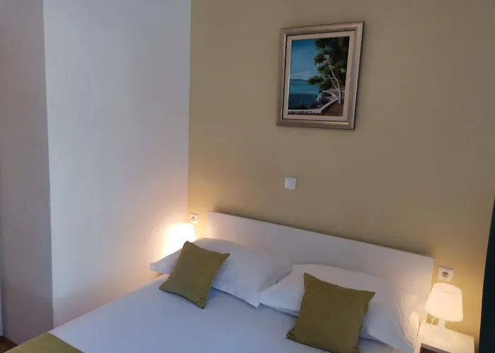 Pavlinovic Apartment *