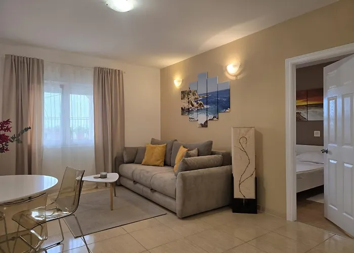 Pavlinovic Apartment Makarska