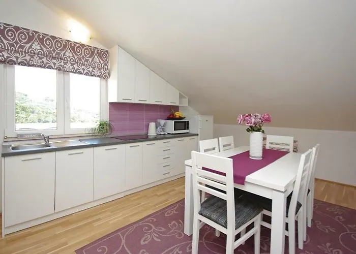 Pavlinovic Apartment Makarska